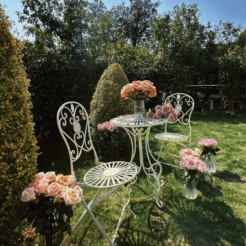 طاولة وكراسي حديدية فرنسية عتي - مراجعة Outdoor Furniture Cafe وسعره
